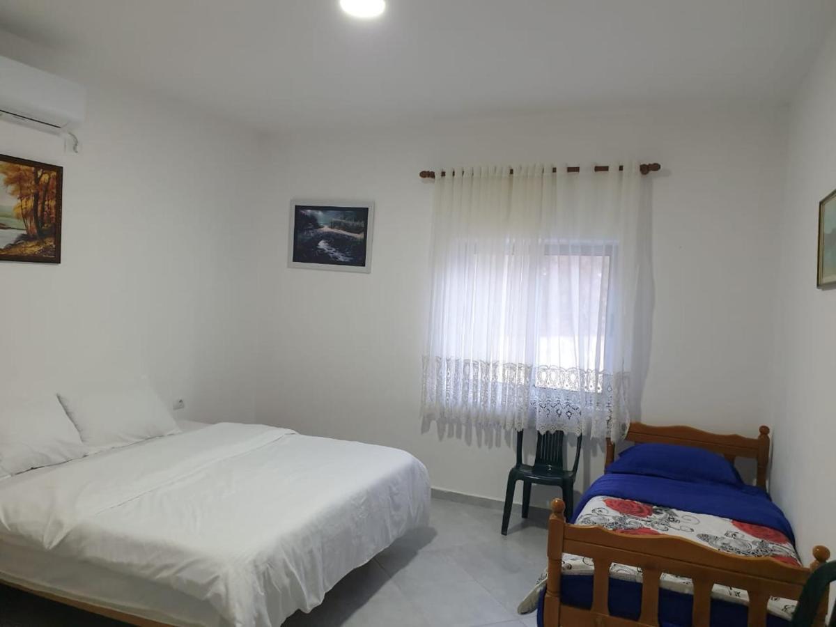 Klos Bar-Restaurant-Hotel-Familja מראה חיצוני תמונה