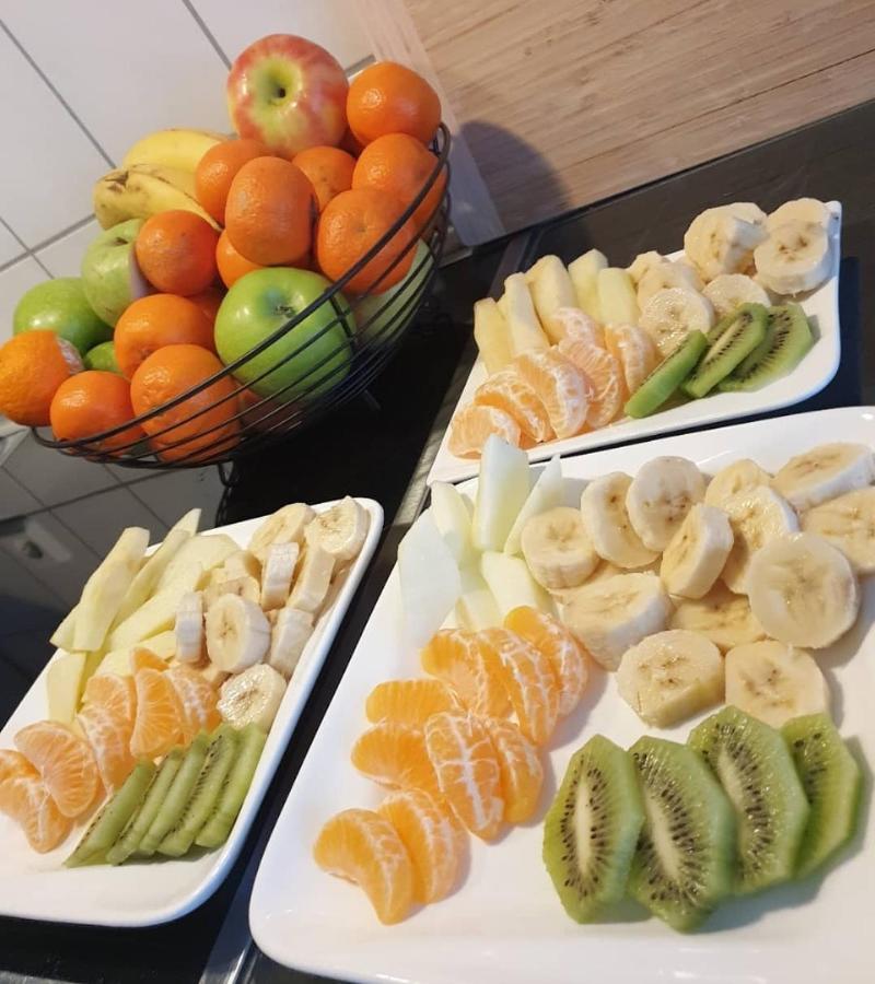Klos Bar-Restaurant-Hotel-Familja מראה חיצוני תמונה